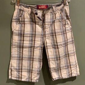 Levi’s boy shorts size 18